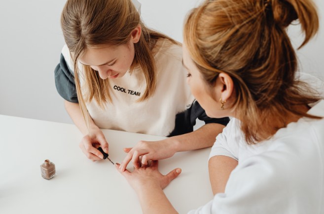 Чем заменить профессиональную базу, если делаешь маникюр дома